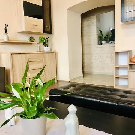 Nador Luxury דירה *